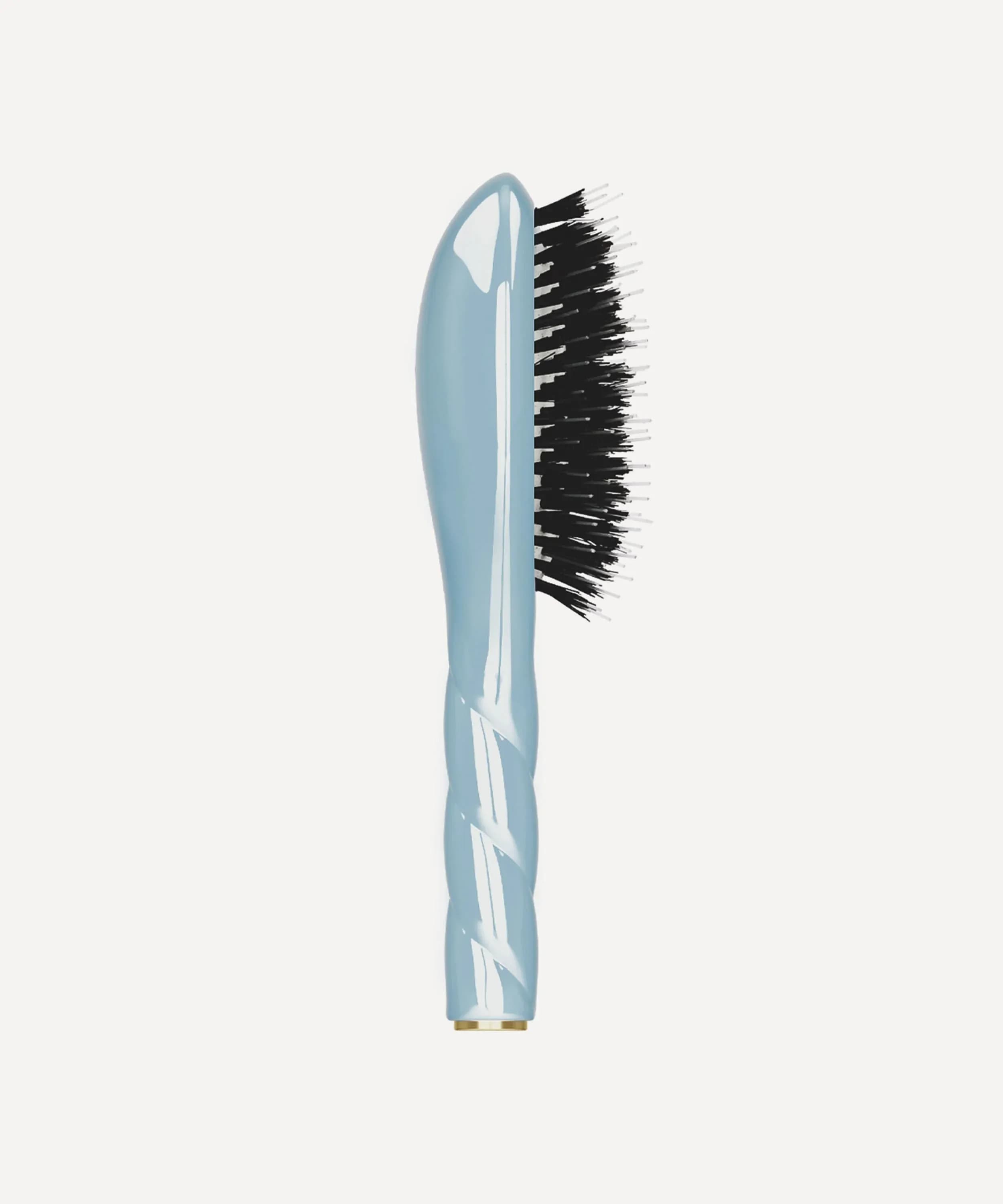 N.02 THE ESSENTIAL All Purpose Petite Brush