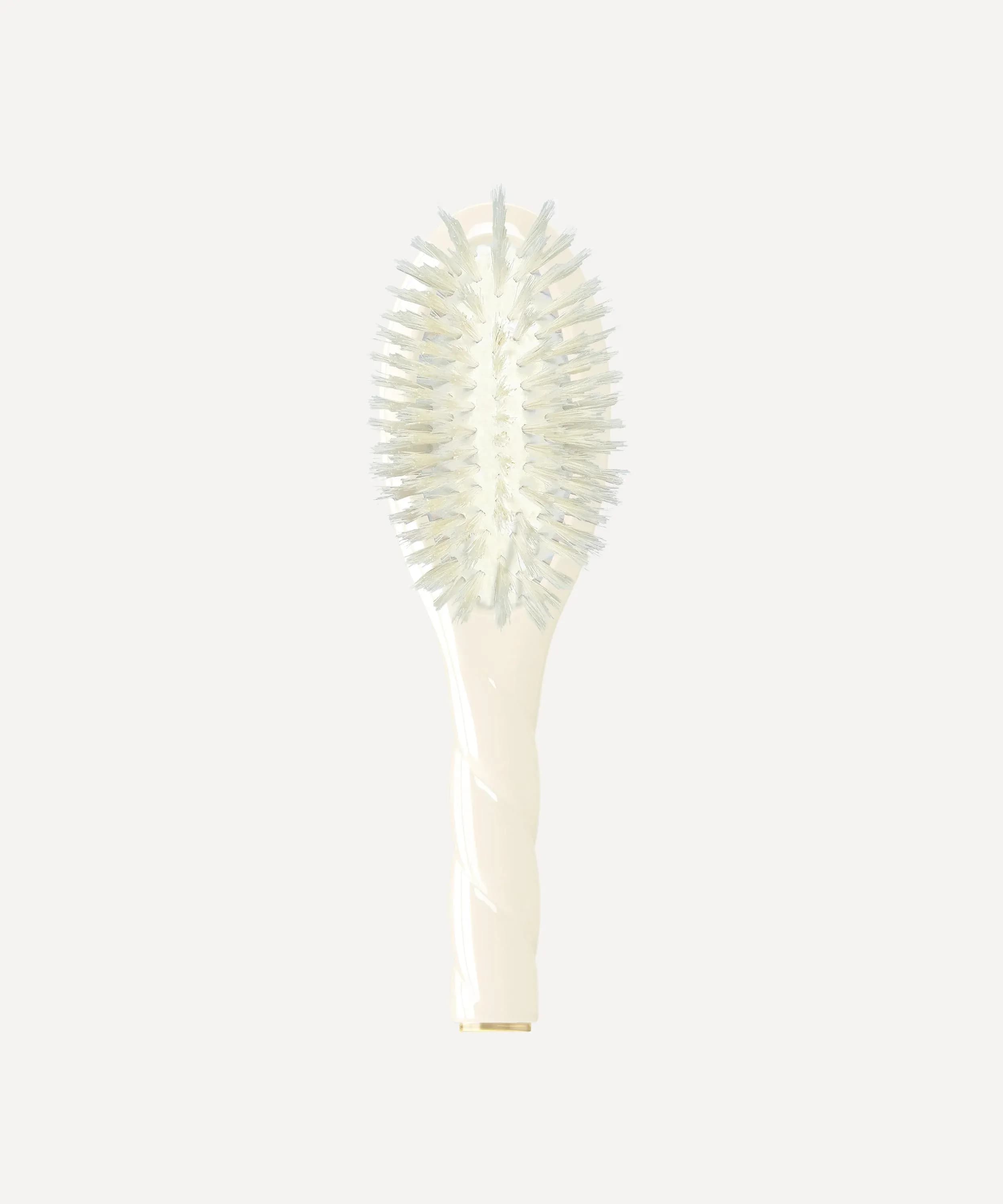 N.06 The Baby Hair Brush