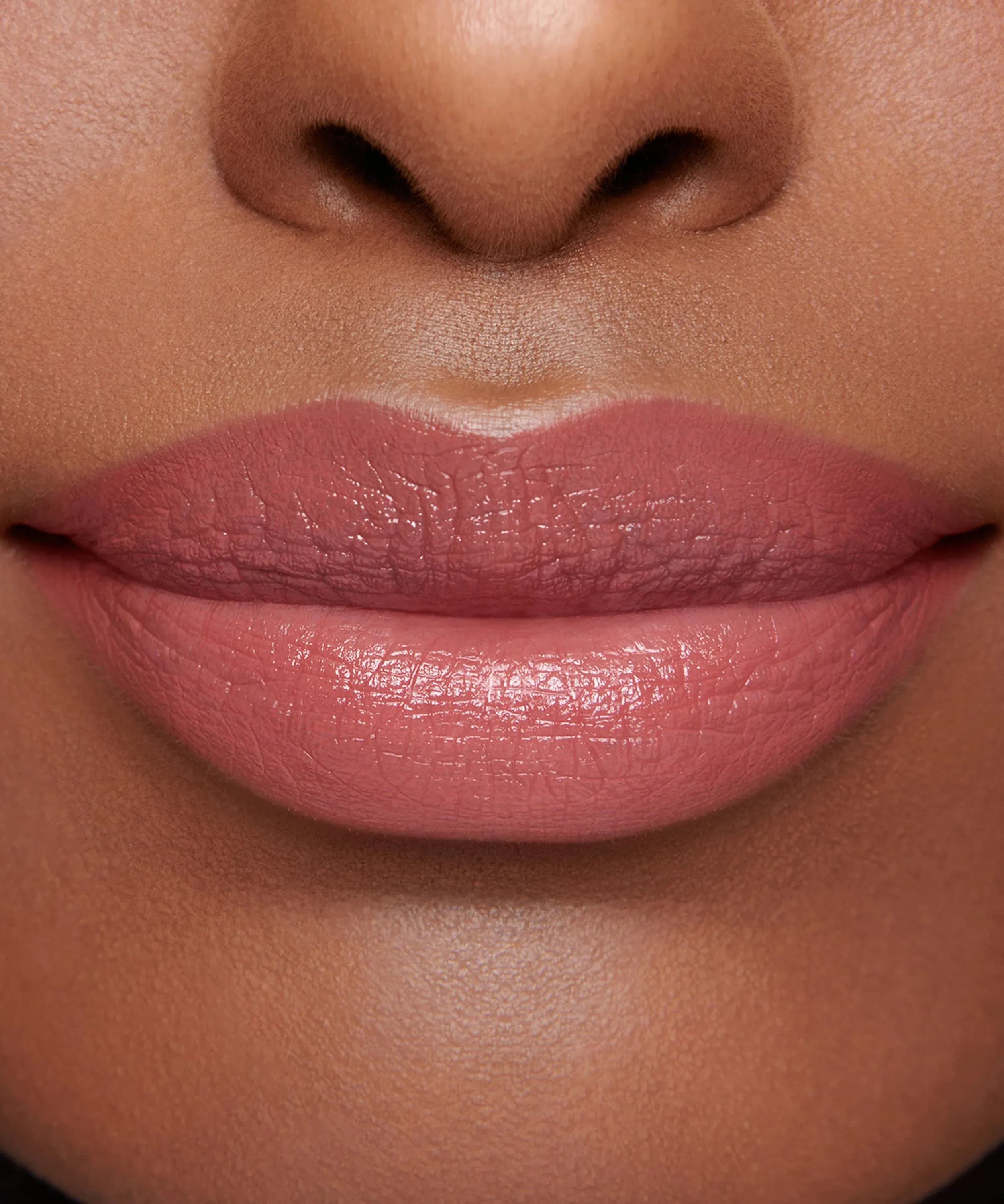 makiyazh_guby_lisa_eldridge_beauty_000796999_4