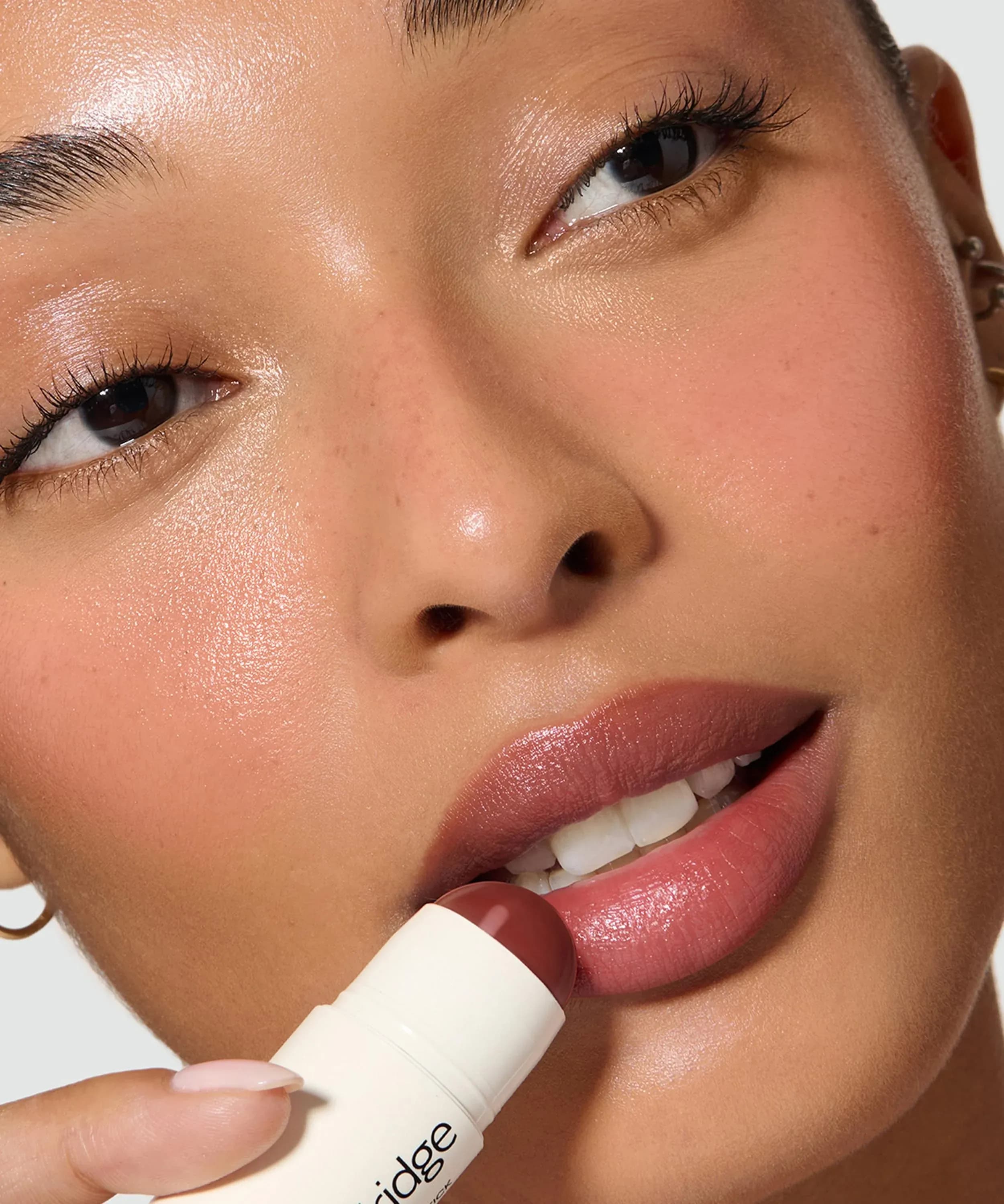 makiyazh_guby_lisa_eldridge_beauty_000874348_4